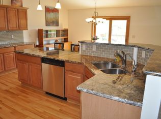 332 Meadow Crest Trl, Cottage Grove, WI 53527