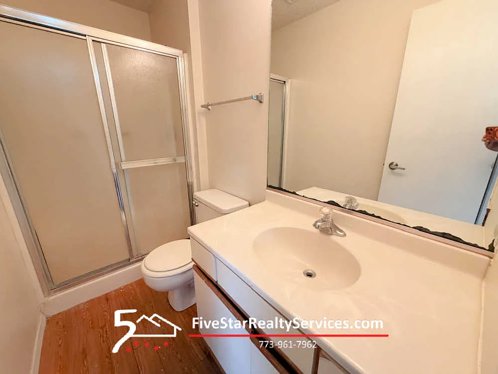 2 bed, 1100 sqft, $1,750 — Photo 2