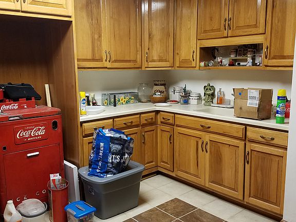 Extra Kitchen w/2nd Sink