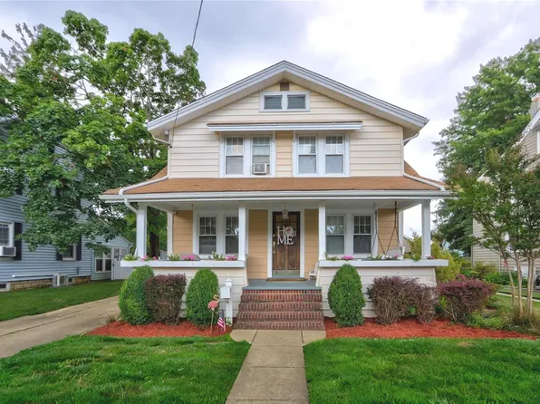 53 Jarvis Place, Lynbrook, NY 11563