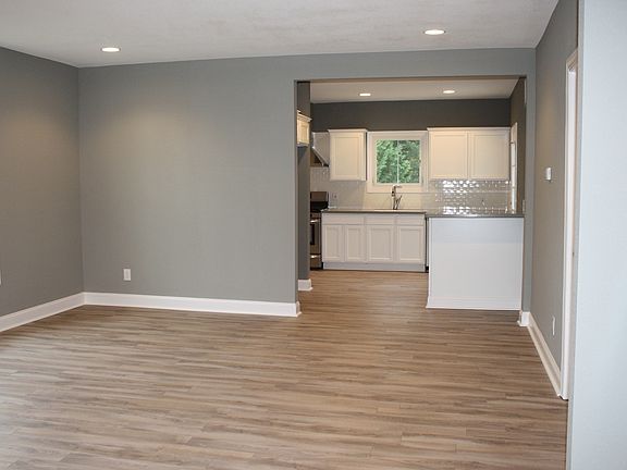 4th image of 325 Wallace Ave