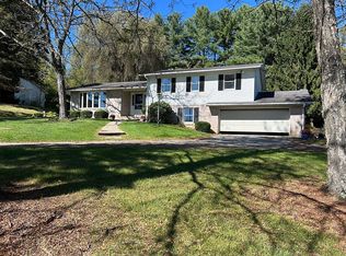 285 Crestview Dr, Davidsville, PA 15928