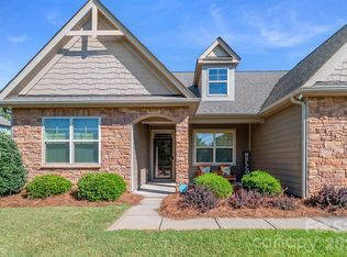 1310 Robinson Oaks Dr, Gastonia, NC 28054