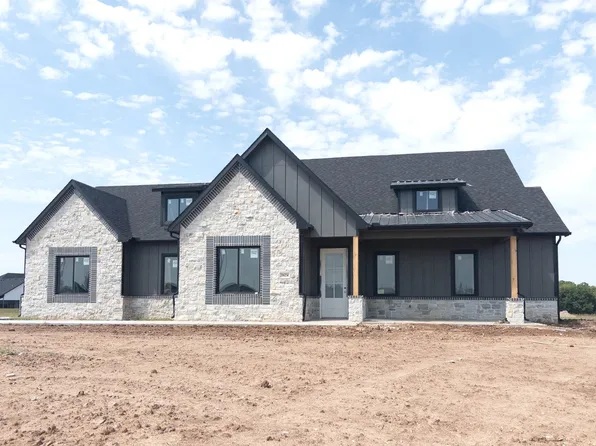 1624 E Diamond Cir, Mulvane, KS 67110