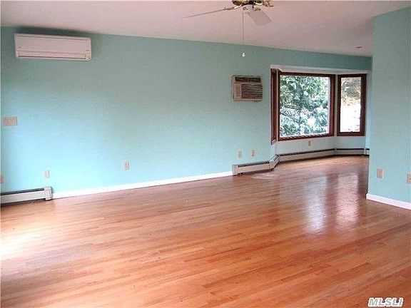living room dining area