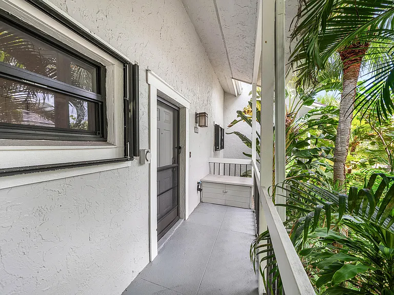11863 Wimbledon Cir #504 — Photo 2
