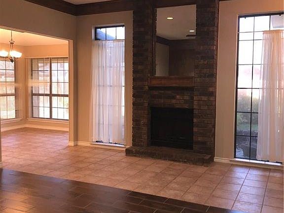 2nd image of 3503 Hilltop Ln