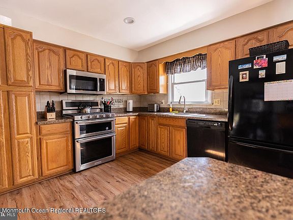 4th image of 600 Sunshine Court