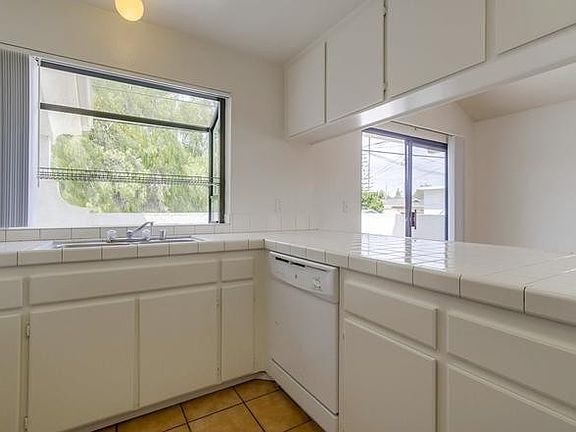 4th image of 2252 Felspar St APT 3