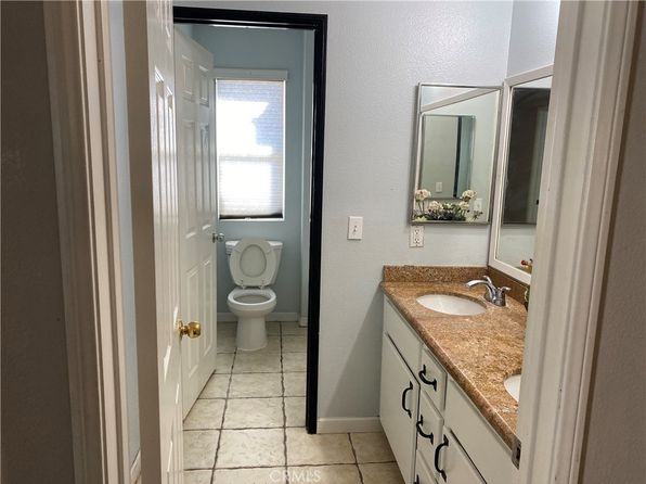 7092 Julian Ln, Fontana, CA 92336