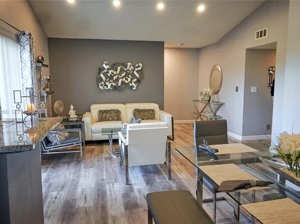 7610 Westwood Dr APT 128, Tamarac, FL 33321