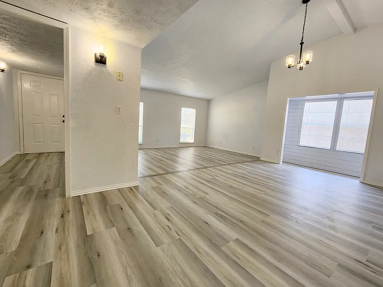 4813 Nash Dr — Photo 5