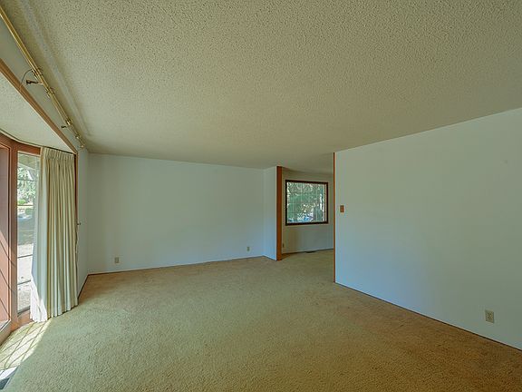 5th image of 16404 NE 20th St