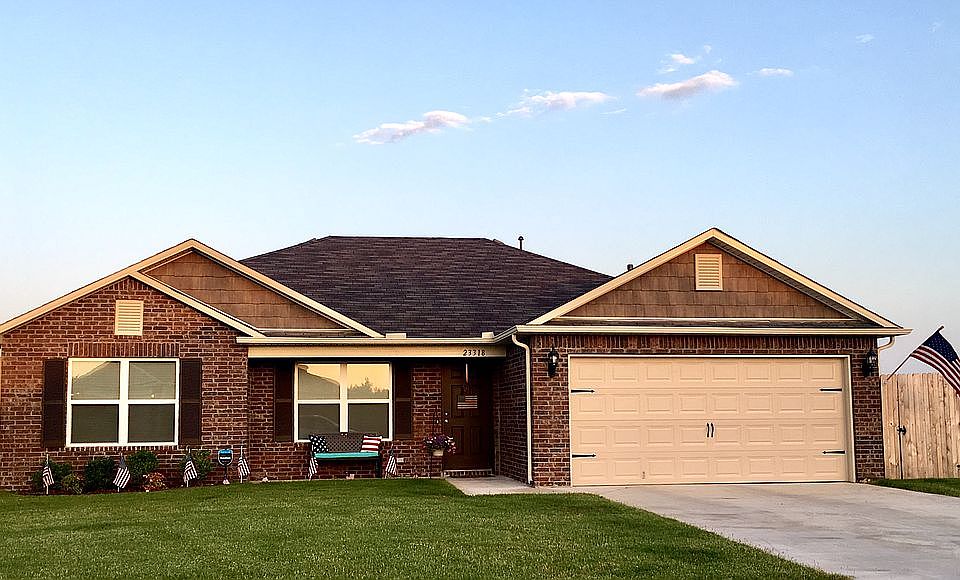 2nd image of 23318 Bessie Blvd