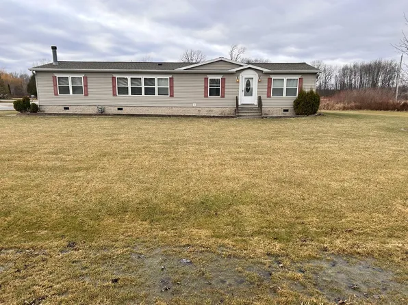 5024 Shamrock Way, Little Suamico, WI 54141