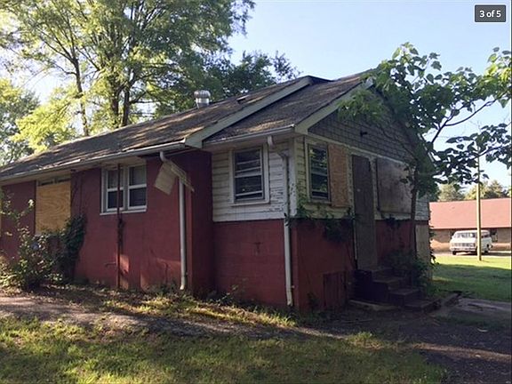 4th image of 1322 Harris St