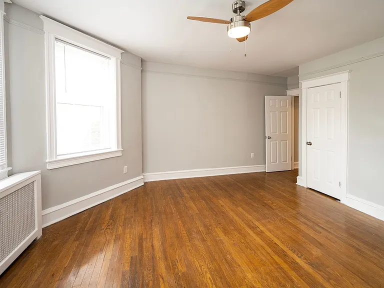 Upsal Gardens Apartments- Beautiful historical building with breathtaking charm! — Photo 59