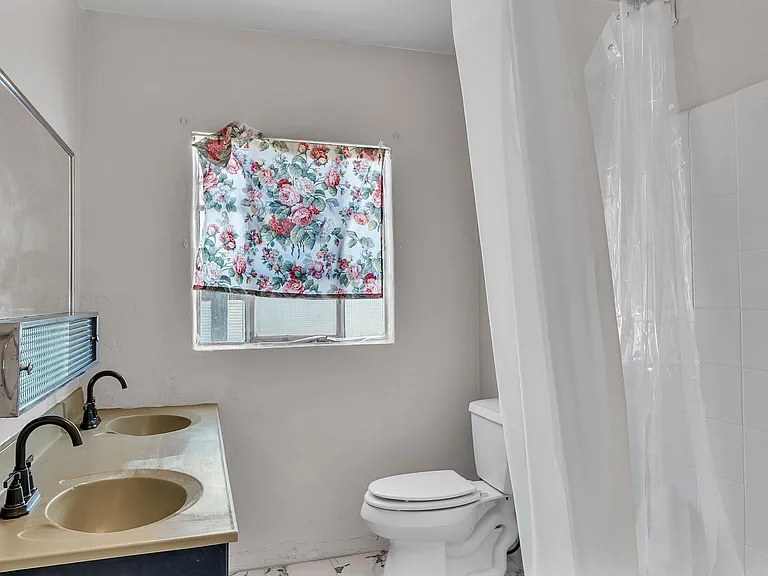 205 Harvard Dr SE #A — Photo 23