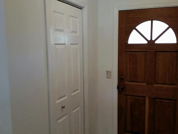 FRONT ENTRY INTERIOR