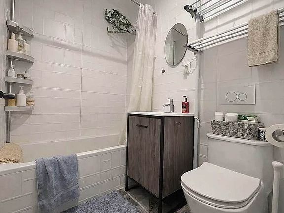5th image of 97 Clay St APT 6