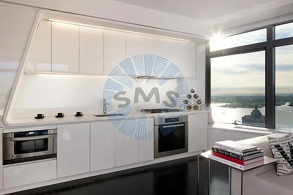 Rented by Space Marketing Shop | media 57