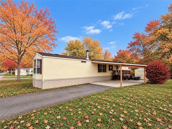 32 Valley Dr, Great Valley, NY 14741