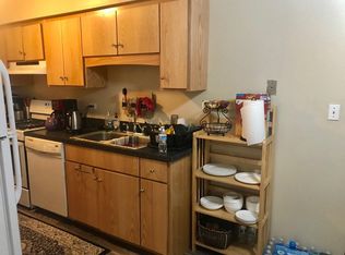 432 Pleasant Run Dr APT B, Wheeling, IL 60090