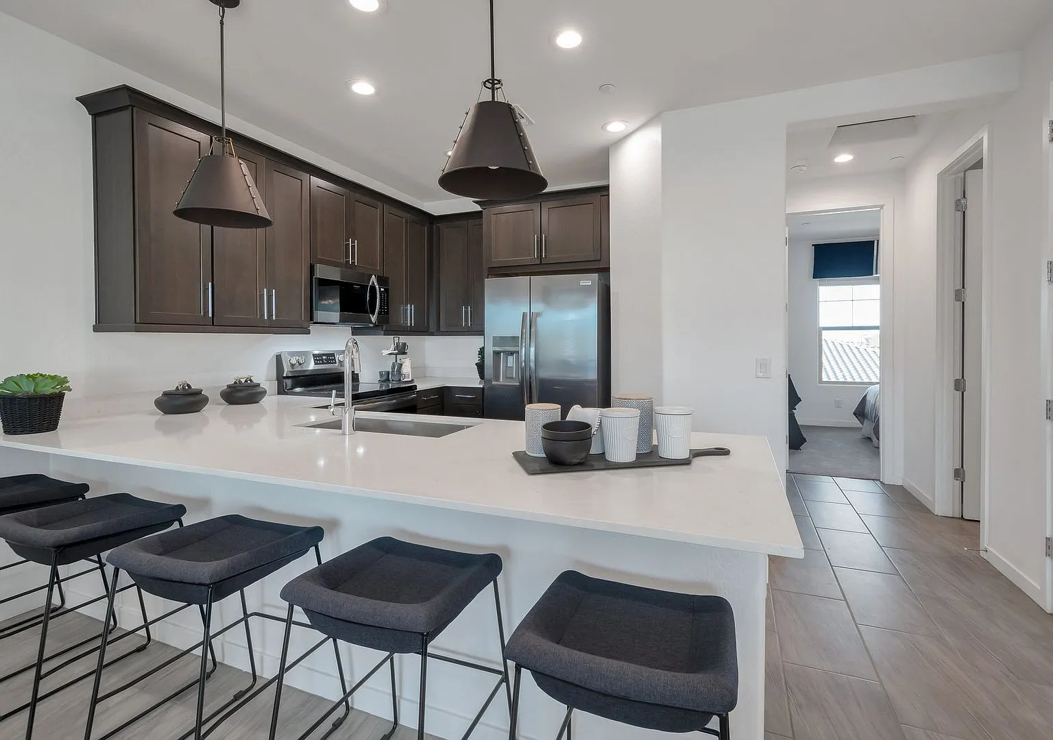 Like New luxurious Model Home with lots of Upgrades in Warner Meadow — Photo 1