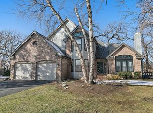 4702 Amy Dr, Crystal Lake, IL 60014