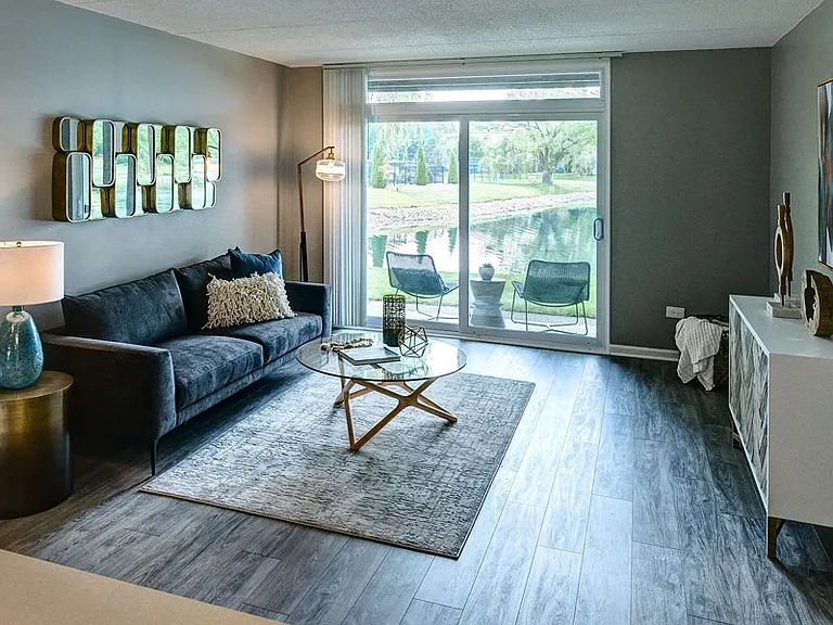 Foxboro Apartments — Photo 10