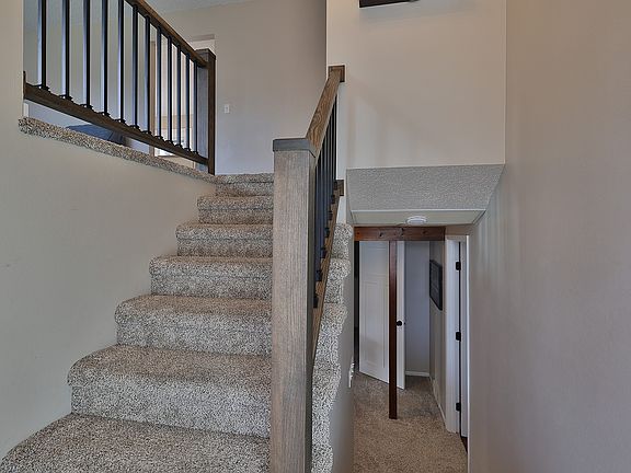 4th image of 912 Park Ln