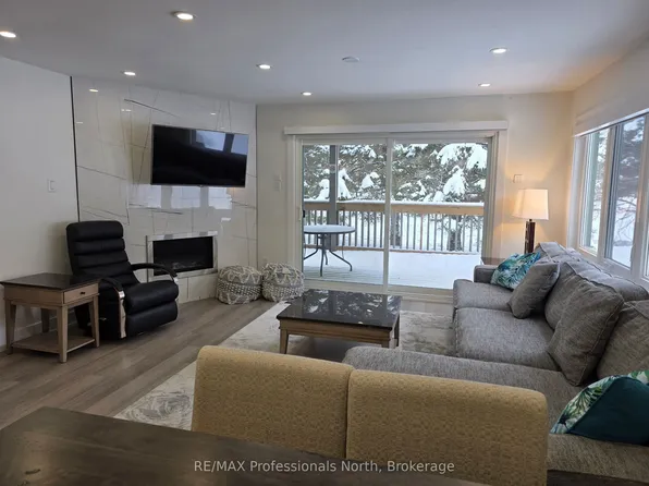 32 Deerhurst Greens #105, Huntsville, ON P1H 1A9