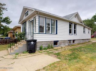 230 5th Ave W, Dickinson, ND 58601