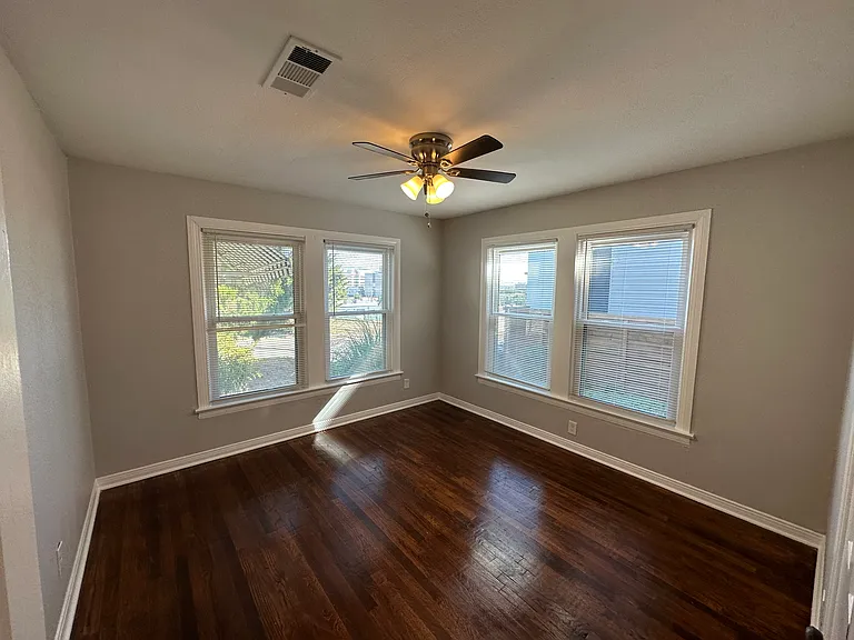 2307 Douglas Ave — Photo 5