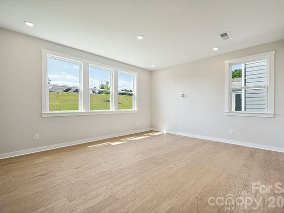 3rd image of 18427 Cove Landing Rd