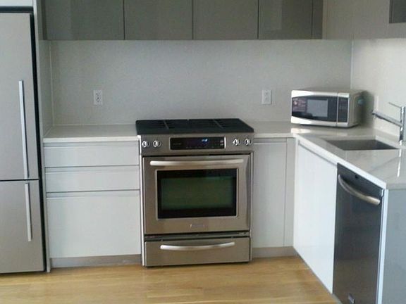 3rd image of 226 50th Ave APT 5B