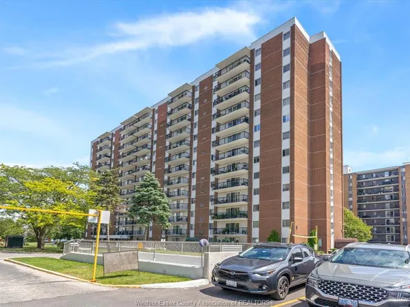 8591 Riverside Dr E #1110, Windsor, ON N8S 1G3