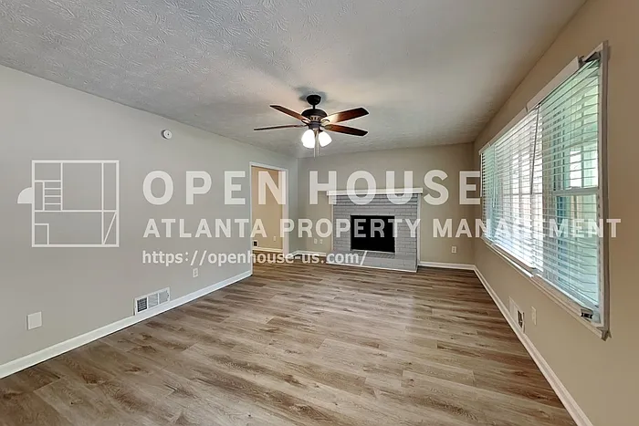 3 bed, 2.0 bath, 1575 sqft, $2,140 — Photo 4