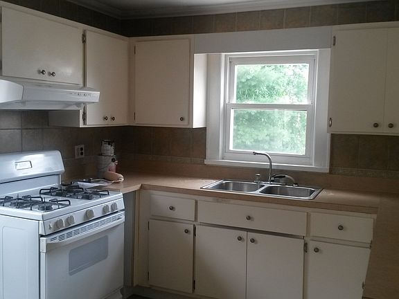2nd Fl Aptment - kitchen 