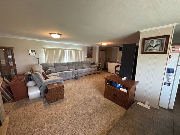 5th image of 211 Floral Dr