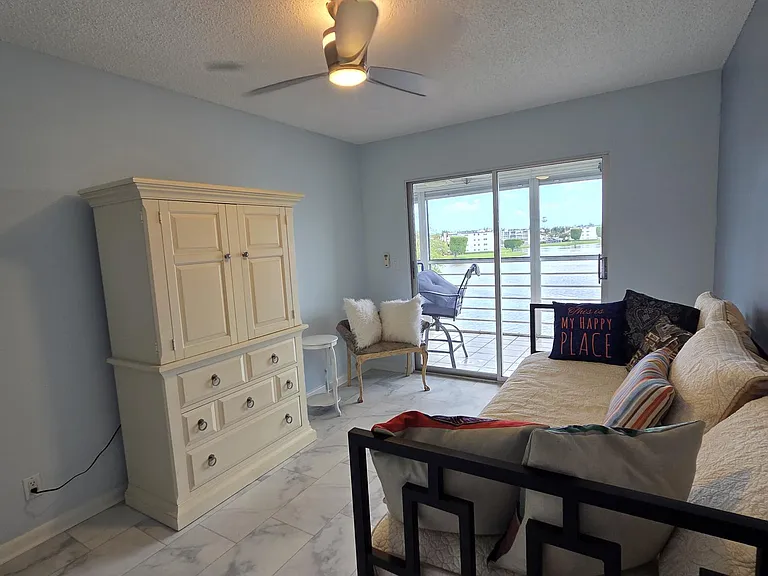 4030 Rexford Rd #B — Photo 11