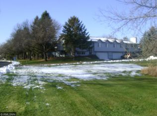 913 Sherwood Rd, Shoreview, MN 55126