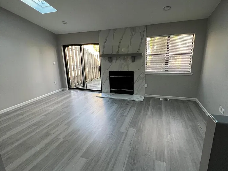 232 Longwood Dr #23-2 — Photo 4