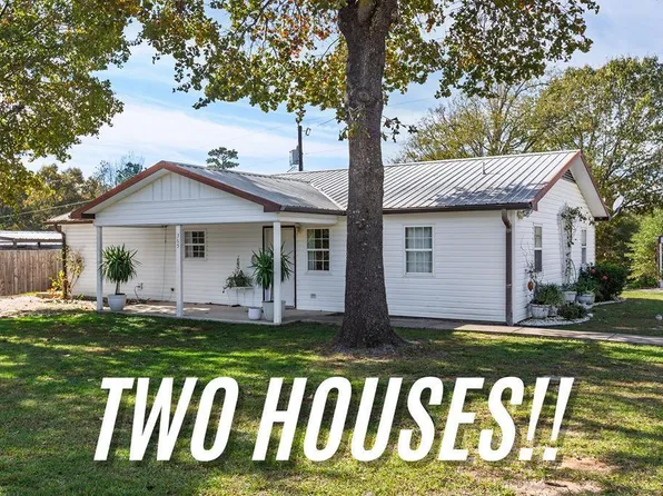 365 Townsend St, Zavalla, TX 75980