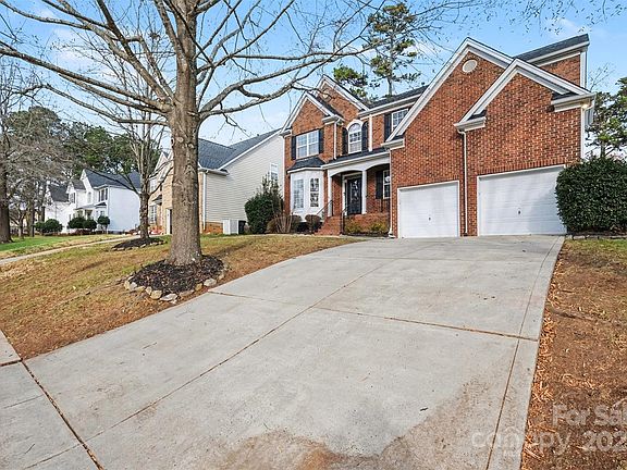 3rd image of 9529 Numenore Dr
