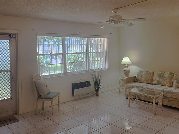 5th image of 107 Bedford E #107