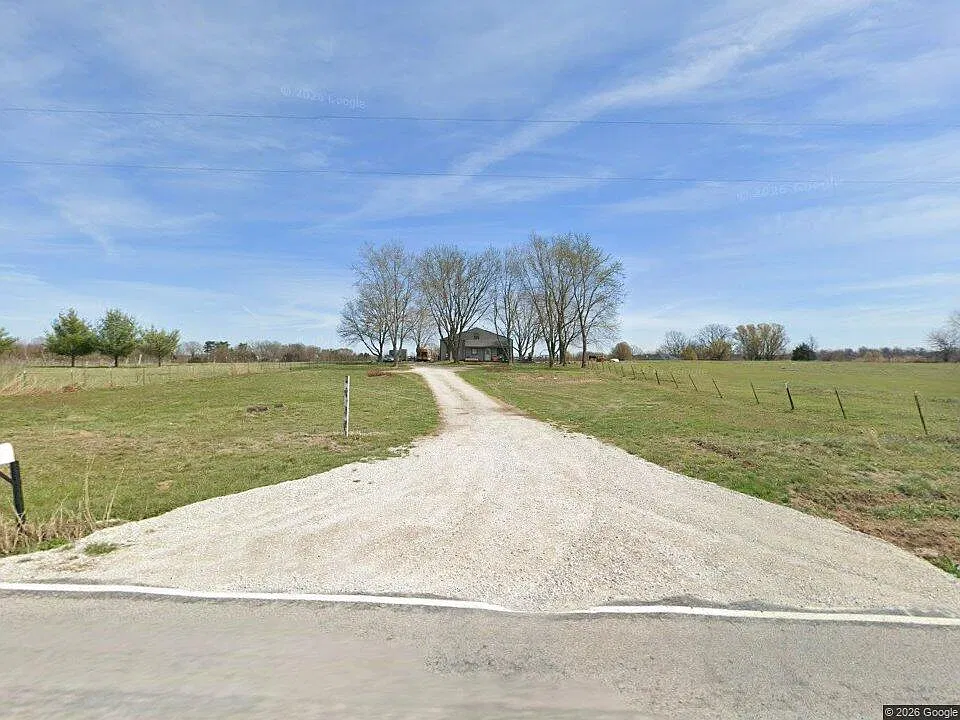 3 bed, 1800 sqft, $1,800 — Photo 1