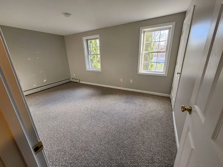 75-77 W Elmwood Ave — Photo 28