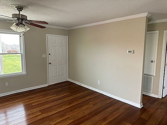 4th image of 1217 Stony Point Rd