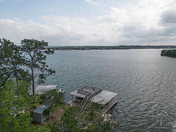 2nd image of 2822 Lakeview Lane